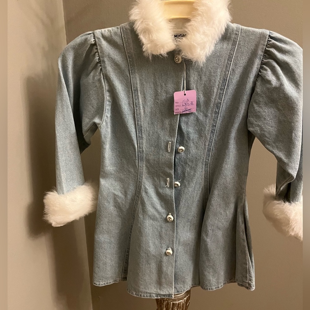 Catch Catch girls vintage denim dress with fur. Size 6. Pageant.